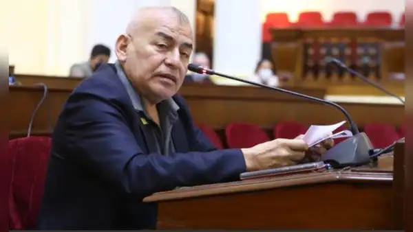 Comisión de Ética aprueba investigar a José Arriola por caso 'Mocha sueldos'