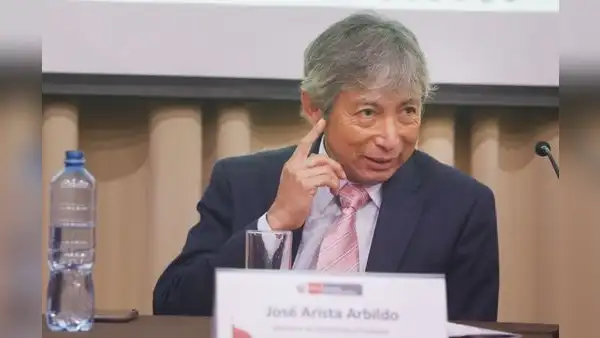 Congreso: presentan moción de interpelación contra el ministro de Economía, José Arista