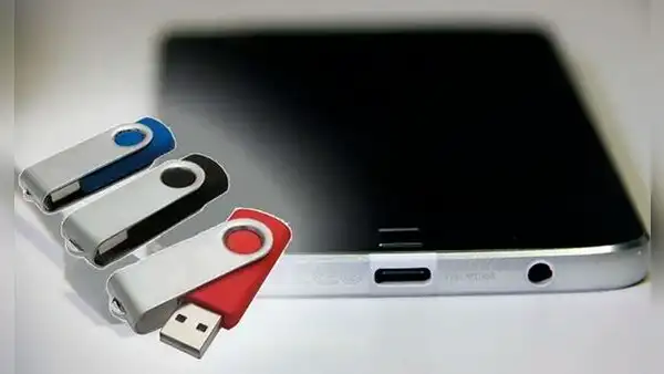 ¿Cómo conectar una memoria USB a la entrada USB-C de tu teléfono y qué ocurre al hacerlo?