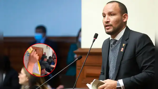 Estudiantes de la UNMSM expulsan a congresista Alejandro Muñante: "San Marcos es del pueblo"