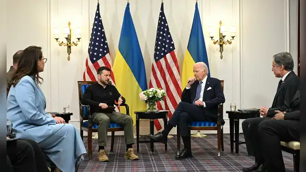 Biden pide disculpas a Zelenski por demora de envío de armas en plena guerra con Rusia: "Seguimos dentro"