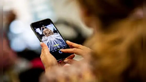 ¿Cómo ponerle contraseña a la galería de tu celular para que nadie pueda ver tus fotos?