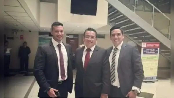 Ministro Santiváñez: fotos revelan cercanía con abogados que defienden el caso ‘Waykis en la sombra’