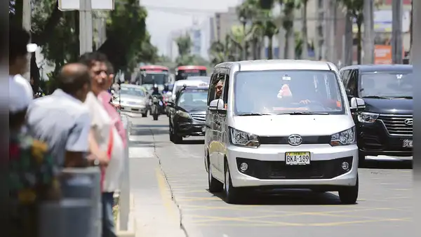 Critican que taxis por aplicativo estén fuera de  la fiscalización de la ATU