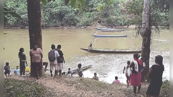Bloquean río para impedir ingreso de mineros ilegales