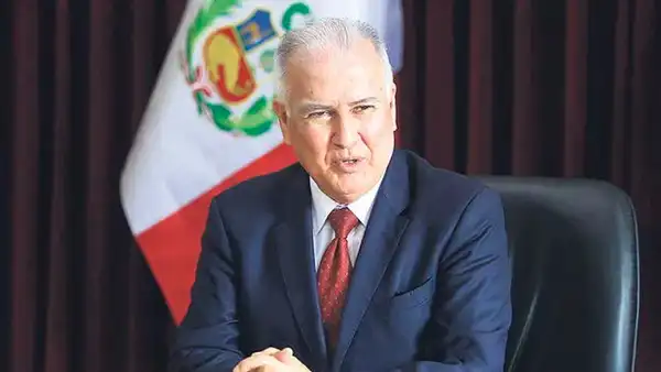 Rector de la UNI anuncia que postulará a la presidencia: "Voy a empezar a actuar como candidato"