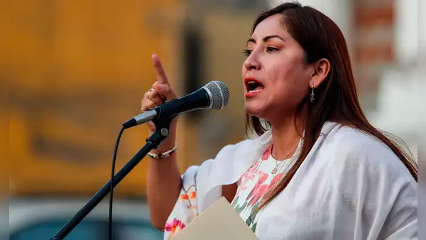 Kelly Portalatino pasa de ser investigada a integrar la Comisión de Ética