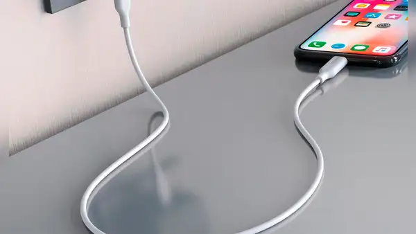 ¿Existe alguna diferencia entre cargar tu teléfono con un cable largo o corto? Lo revelamos