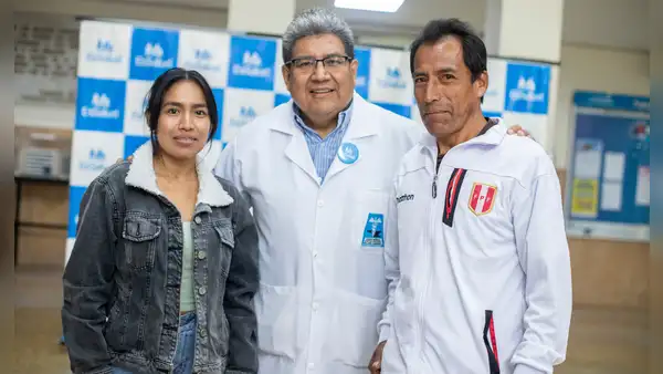 Padre salva la vida de su hija donándole un riñón para trasplante urgente en EsSalud