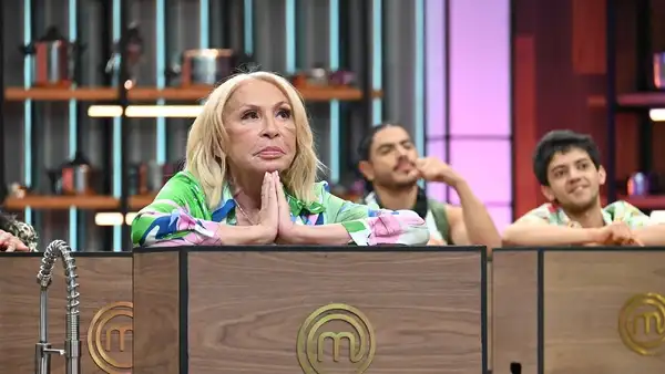 Laura Bozzo llama hipócritas a sus compañeros  de MasterChef Celebrity y renuncia al reality