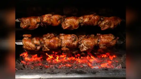 ¿Sabías que hay un restaurante que ofrece pollo a la brasa ilimitado más papas a S/23,90? Conoce cómo llegar