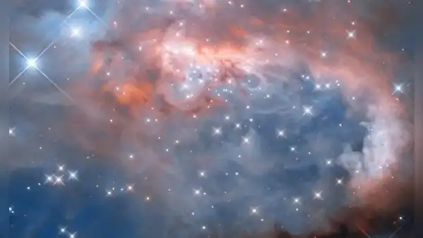 Telescopio Hubble de la NASA capta la infancia de unas estrellas que dispersan una nebulosa para vivir