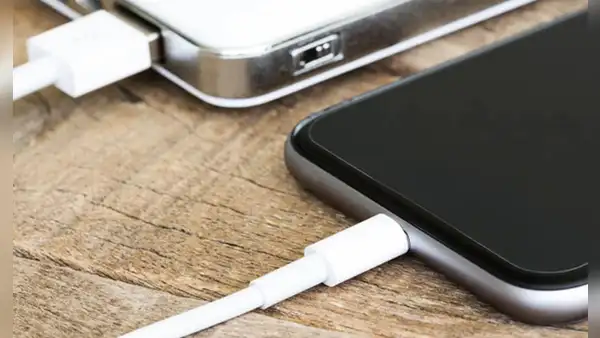 Los 5 mitos sobre la batería de tu smartphone: conoce cómo deberías usar tu teléfono y su cargador