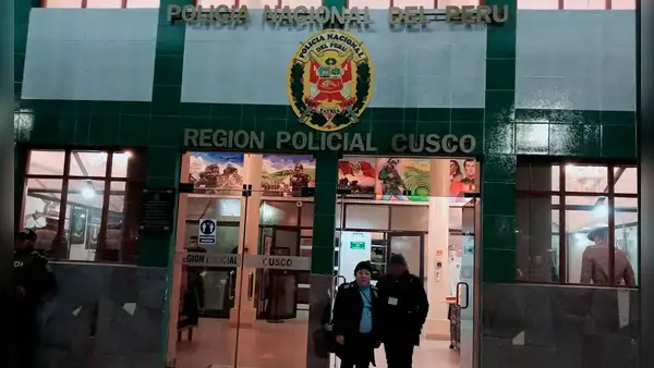 Estudiante denuncia acoso ante PNP y recibe respuesta machista: “No deberías estar sola a horas de la noche”
