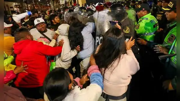 Independencia: desalojan a ambulantes en la av. Tomás Valle cerca a Plaza Norte