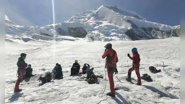 Hallan cuerpo momificado en el nevado Huascarán: inician investigación para identificar a montañista