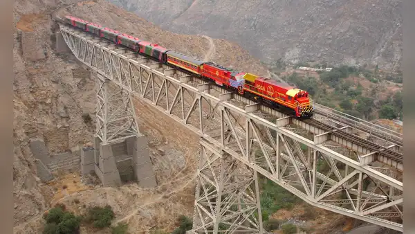 El ferrocarril más alto de América Latina está en Perú: tiene más de 150 años operando y conecta Lima con Huancayo