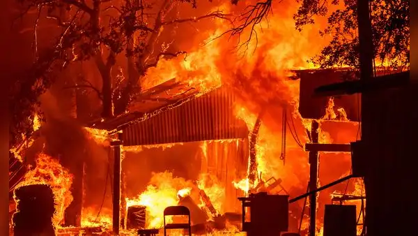 Incendio forestal en California se convierte en uno de los más grandes en la historia de Estados Unidos