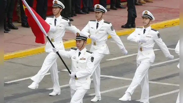 Así fue el desfile de la delegación china en la Gran Parada Militar 2024: el primero en la historia de Perú