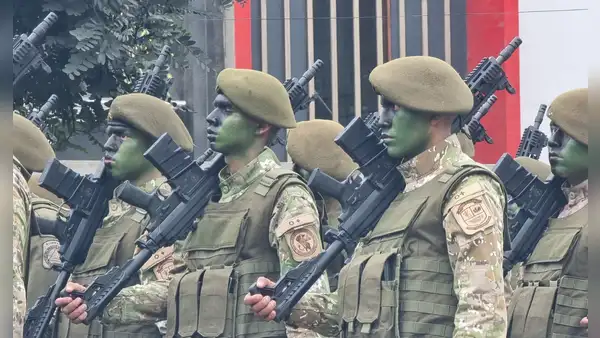 Desfile Militar 2024: Ejército exhibió fusiles ARAD - 7, cuya compra es investigada por la Fiscalía
