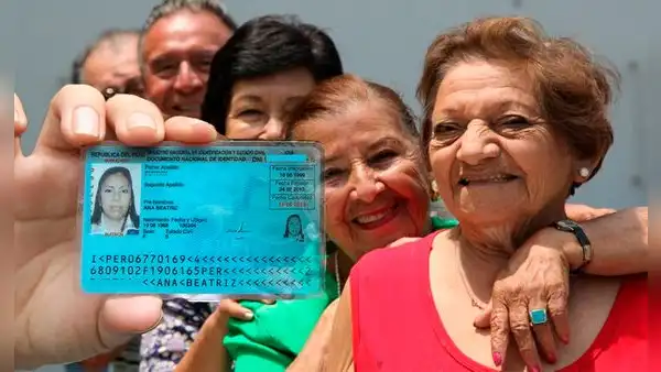 ¿Debo renovar mi DNI si tengo 60 años? Esto dice el Reniec sobre el trámite