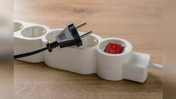 Conoce cuál es el electrodoméstico que consume más energía aún encontrándose apagado: no es la computadora