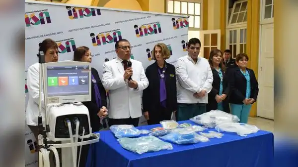INSN Breña recibe donación de ventilador mecánico para niños con cáncer
