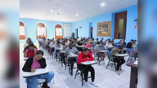 Escuelas de Medicina piden derogar decreto sobre Serums