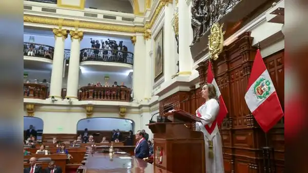Un ficticio equilibrio de poderes, falta de contrapeso en la realidad