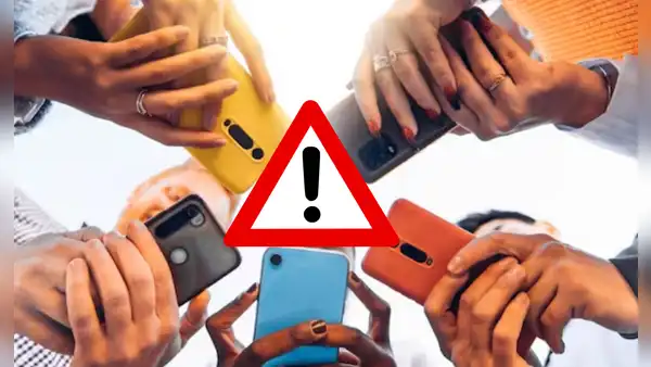 ¡Cuidado! Experto revela cómo pueden espiarte a través de la cámara de tu teléfono