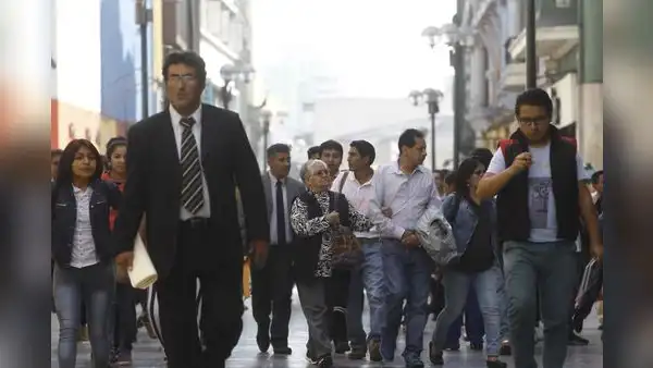 INEI: más de 2,2 millones de limeños trabaja en condiciones precarias