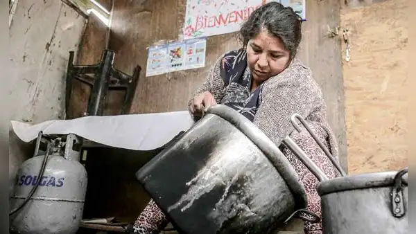 Olla común en VMT desmiente a ministro Ángel Manero: Es falso que los peruanos no pasamos hambre