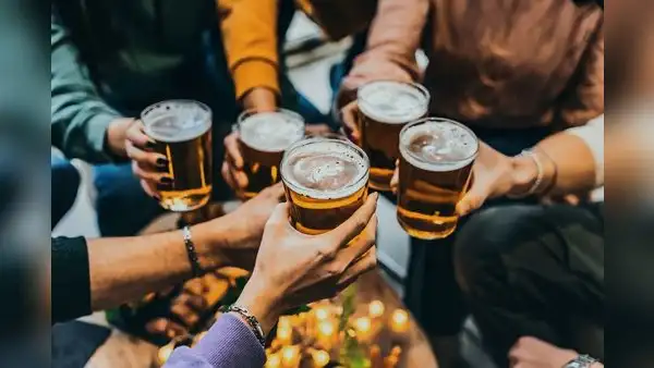 El proyecto de ley que aprueba consumo de alcohol al aire libre en Estados Unidos: ¿cuándo entraría en vigencia?