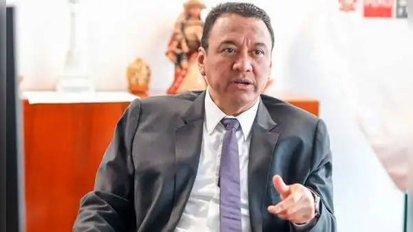 Ministro Angel Manero: “Mi abuelo decía que solo los flojos pasan hambre, son frases que salen del inconsciente”