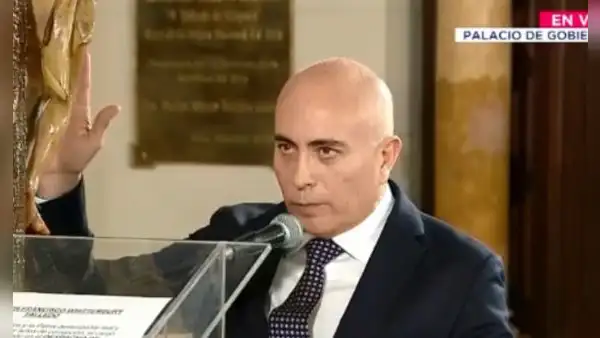 Francisco Whittembury jura como nuevo ministro de Vivienda en reemplazo de Hania Pérez de Cuéllar