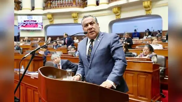 Gobierno de Dina Boluarte reperfila el pago de la deuda externa