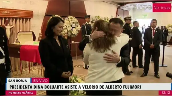 Dina Boluarte acudió al velorio del exdictador Alberto Fujimori en el Museo de la Nación