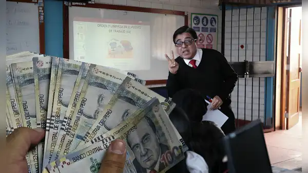 Docentes de universidades e institutos recibirían aumento de hasta S/1.040, revisa fecha de Minedu