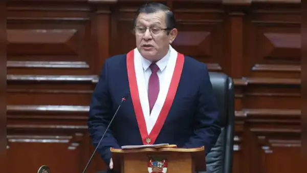 Eduardo Salhuana: "La FAP solo tiene 2 aviones para atender las regiones que se están incendiando"