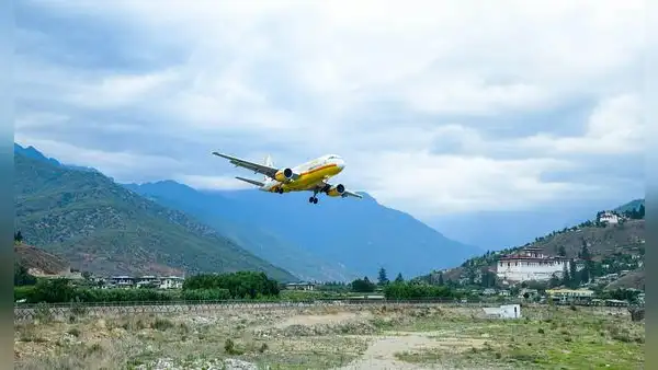 Este aeropuerto es uno de los más peligrosos del mundo: solo 50 pilotos están calificados para aterrizar allí