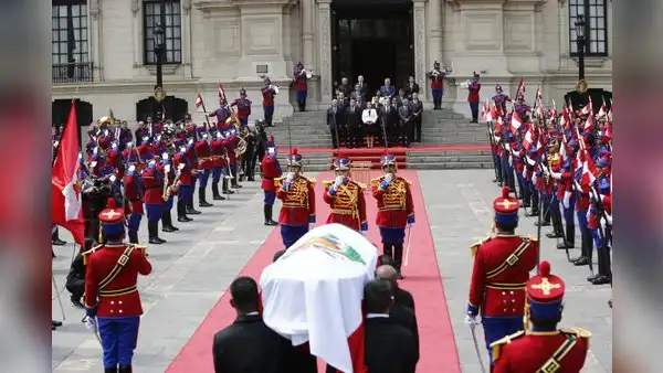 Boluarte y Congreso por los suelos y un fujimorismo influyente