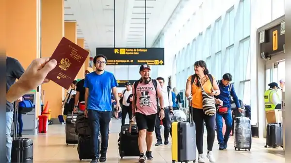 Se cuadruplicó el número de peruanos que abandonan el país: expertos explican el porqué del aumento de emigración