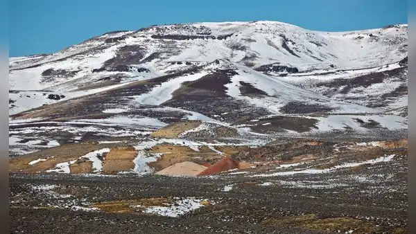 Descubren reservas de litio en un supervolcán que superarían a las de Bolivia: hasta 40 millones de toneladas