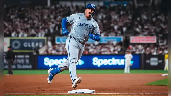 ¡Devuelven el golpe! Yankees cae por 2-4 ante Royals y deja dudas: se empareja la serie por 1-1 en los playoffs MLB