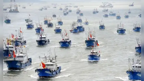 Denuncian que barcos extranjeros siguen entrando al mar peruano sin control