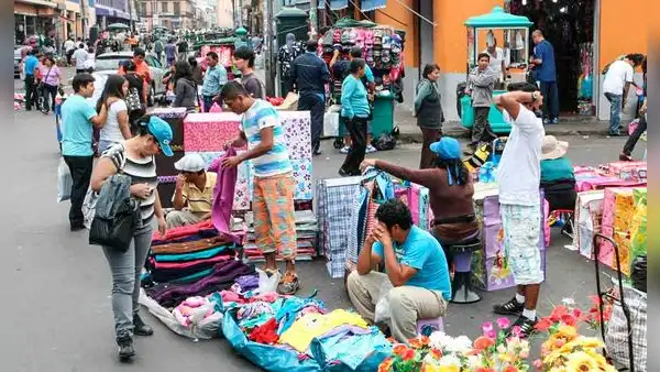 Persiste el subempleo: 1,7 millones de limeños trabaja pero gana menos de S/892 al mes