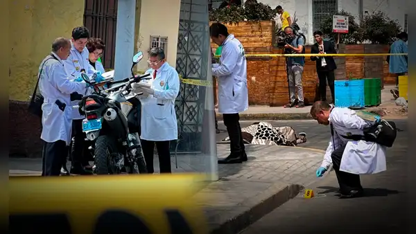 Asesinan a policía en Barrios Altos cuando iba de civil a bordo de su motocicleta