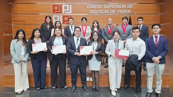 Alumnos de la Universidad de Piura ganan concurso de litigación oral por el 150 Aniversario de la Corte de Piura