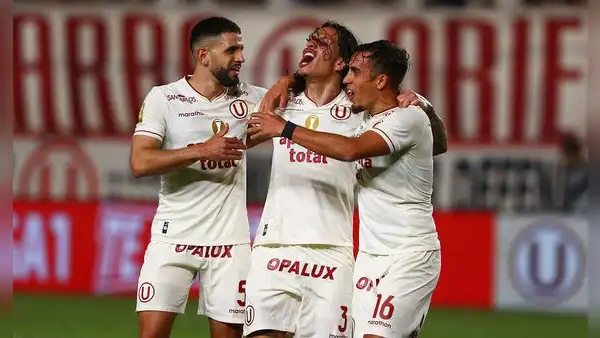 ¡Fiesta en el Monumental! Universitario ganó 3-1 a Cienciano y buscará el bicampeonato en Andahuaylas