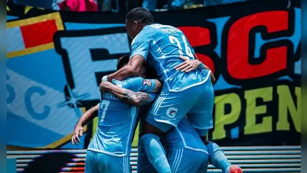 ¡Fiesta celeste! Cristal goleó 3-0 a Comerciantes Unidos y aseguró el segundo lugar del acumulado